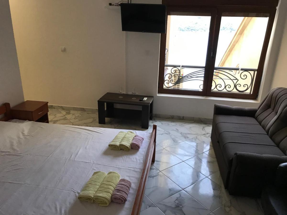 Vilena Apartmani Tivat Ngoại thất bức ảnh